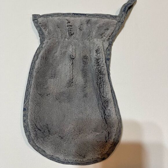 Norwex Dual Sided Mitt graphite/floral NWT - Picture 4 of 11